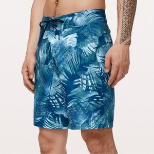 NEW Lululemon Current State Board Short 9" Swim M7AF3S Blue Palm Leaf Print